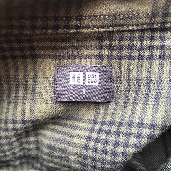 **SOLD** Uniqlo Flannel - Picture 3 of 4